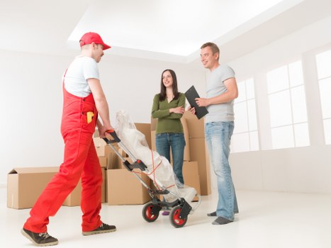 Cricklewood moving vehicle suited for flats, houses, and offices